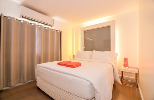 Pak Nakhon Hotel | The Original Orange Rooms