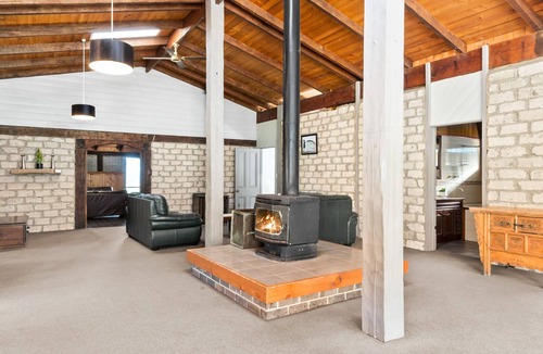 Lorne House | THE OTWAY HOMESTEAD - THE PERFECT GETAWAY