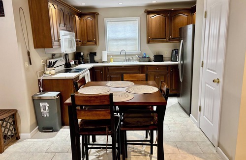 Monroe City Apartment | “The Outdoorsman Studio at MTL” is a 1-bedroom studio at Indian Creek