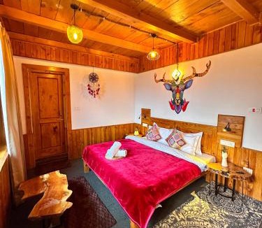 Manali Hotel | The Outpost - Hallan Valley, Manali - Boutique Stay & Cafe