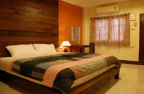 Nai Mueang House | The Outside Inn
