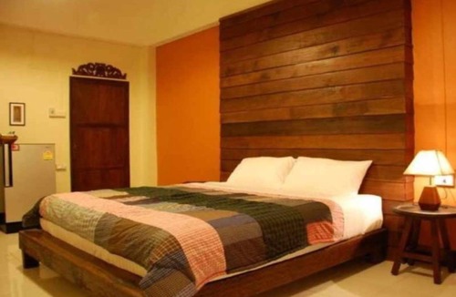 Nai Mueang House | The Outside Inn