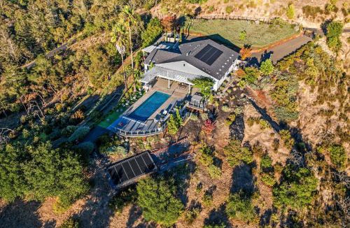 Larkfield-Wikiup House | The Overlook Family Home by Sonoma Stays
