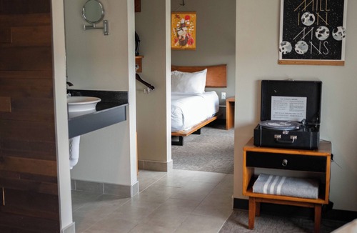 Downtown Eau Claire Hotel | The Oxbow Hotel