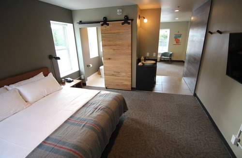 Downtown Eau Claire Hotel | The Oxbow Hotel
