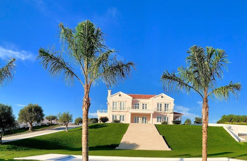 Santa Maria dos Olivais Villa | The Palace!