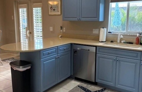 Iona House | The Palms - 3 miles to the beach - Heated Pool - Sleeps 6