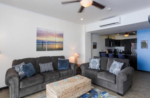 Barrio Los Villalobos Apartment | The Palms 703