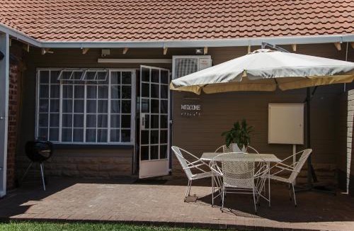 Fichardt Park House | The Palms Overnight Accommodation