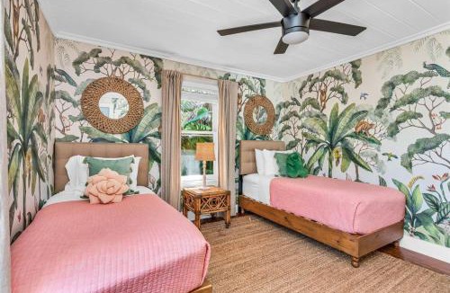 Flamingo Parks House | The Palms Resort Oasis - Guest House Full Kitchen