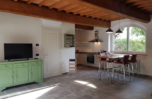 Giugnano House | The panoramic barn in the Tuscan countryside