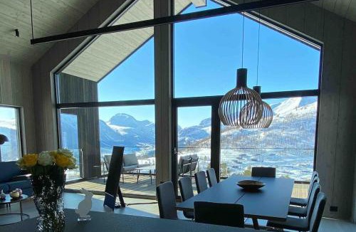 Møre og Romsdal Ski Chalet | The Panoramic Chalet