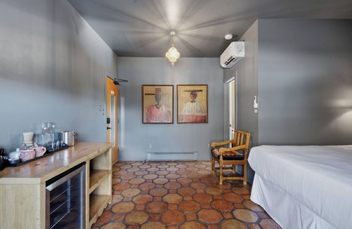 Downtown Santa Fe Hotel | The Parador | Farmhouse 10 | Downtown