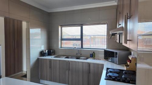 Mahikeng House | The Pebbles-UB