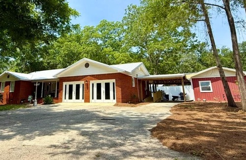 Bainbridge House | The Pecan House