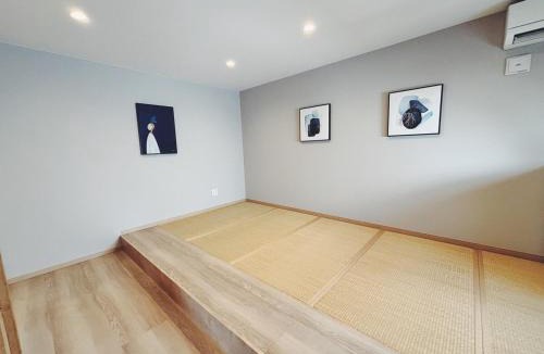 Inzai House | The Penguin