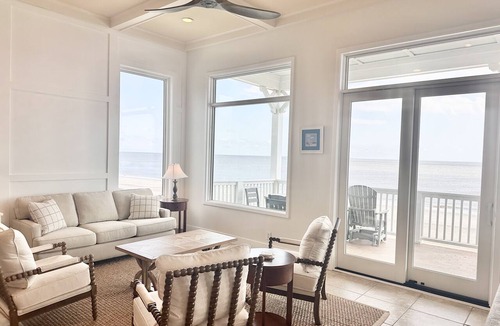 Saint Simons Island Condo | The Penthouse at High Tide - Best Views Right on the Beach - Great for Families!