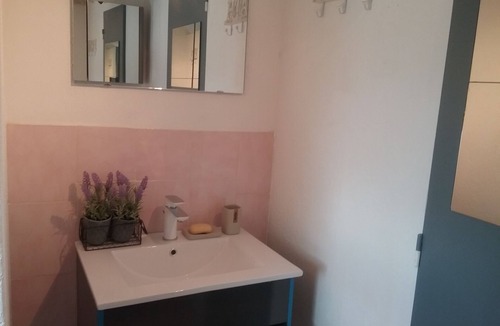 Saint-Pierre-de-Vassols Apartment | THE PERFECT APARTMENT TYPICALLY PROVENÇAL AND ROMANTIC