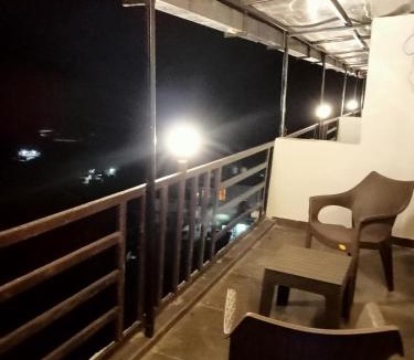 Mukteshwar Hotel | The Perch
