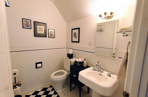Altamont Bed & Breakfast | The Peregrine - Celebrating Wildlife Conservation