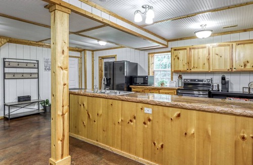 Clinton House | The perfect getaway on 14 acres just minutes from Truman Lake!