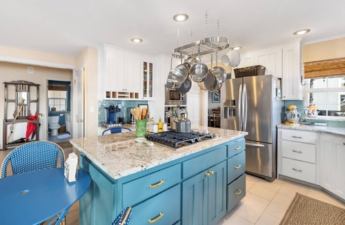 Allyn-Grapeview House | The perfect location for a peaceful getaway on Case Inlet in Puget Sound