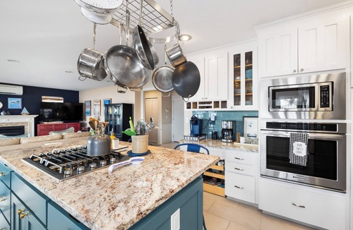 Allyn-Grapeview House | The perfect location for a peaceful getaway on Case Inlet in Puget Sound