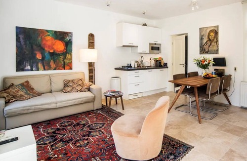 Amsterdam City Centre Apartment | THE PERFECT STUDIO IN A CANAL HOUSE IN THE HEART OF OLD AMSTERDAM