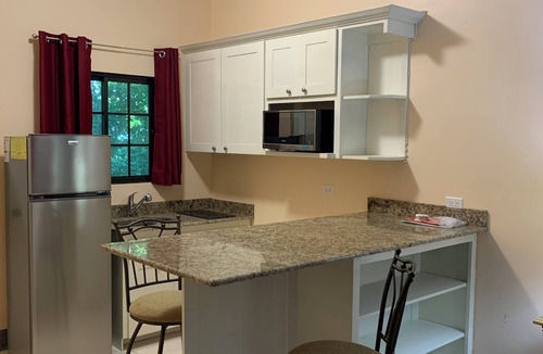 Silver Sands Apartment | The Perfect Studio with AC, Wifi, Internet in the awesome community Duncan Bay.