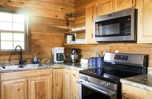 Reece City Cabin | The Pine Crest Cabin, a little piece of Gatlinburg right here in Attalla