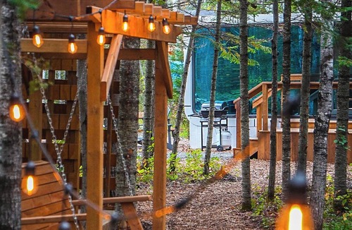 Lac du Bonnet RV Rental | The Pine Loft Bunkie