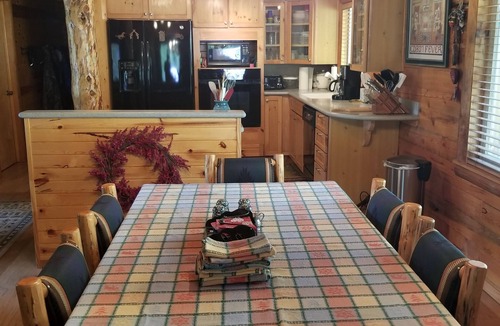 Cascade Cabin | The Pine Nut Sanctuary - Serene Mountain Stay