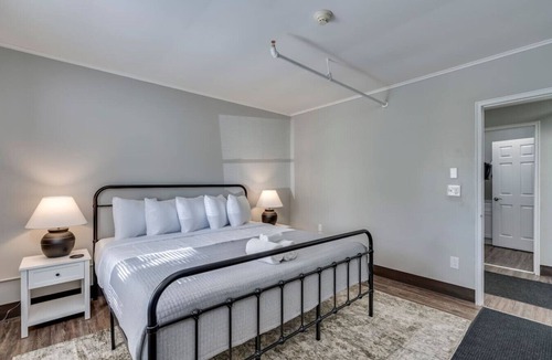 Watertown Bed & Breakfast | The Pine Street Inn - Room 7