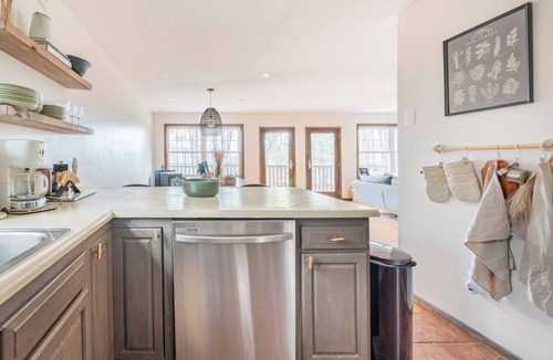 Round Top Ski Chalet | The Pine Tree Chalet: Perfect Getaway in Catskills