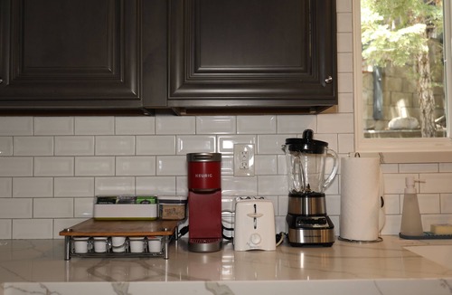 Running Springs House | The Pinecone House- EV Charger+Dog Friendly+Views!