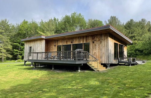 Chatham Cabin | The Pinetop Cabin | Modern ∙ Surrounded by Trees ∙ Sustainably-built