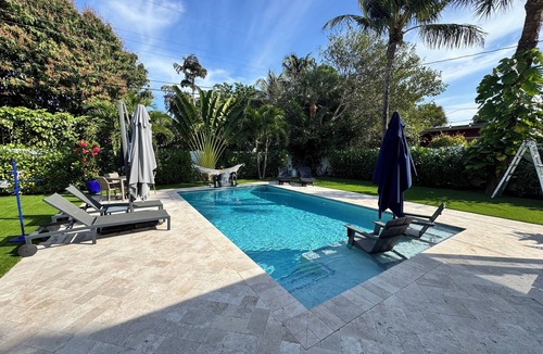 Fort Lauderdale House | The Pink Flamingo - Oasis w/Heated Pool, Hot Tub, Heated Outdoor Shower