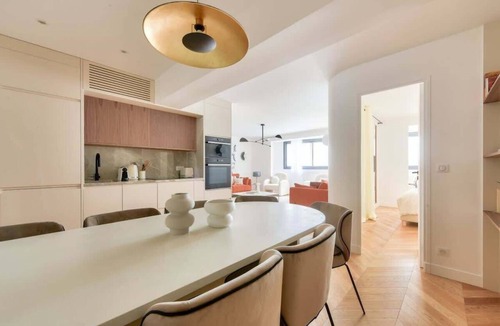Saint-Lambert Apartment | The place to be - 3BR with AC