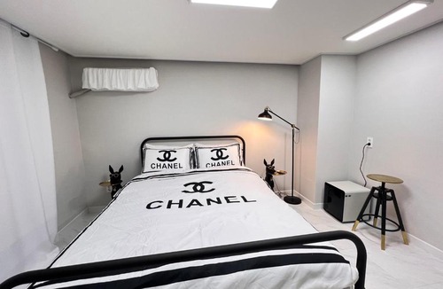 Suncheon Hostel | The place with a rest, Minimal Camping & BBQ, So Hotel 305