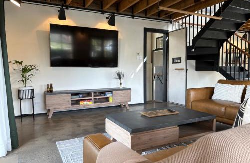 Oatlands House | The Podium Accommodation - Oatlands, Tasmania