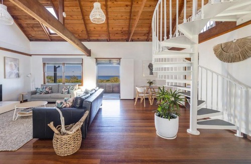 Angourie House | The Point