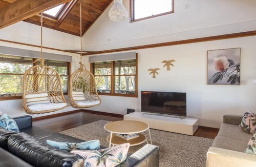 Angourie House | The Point