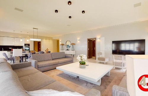 Cannes City Centre Apartment | THE POOL HOUSE Cannes