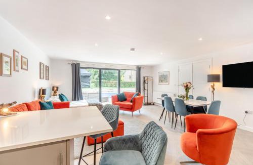 Farnham Common House | The Pool House