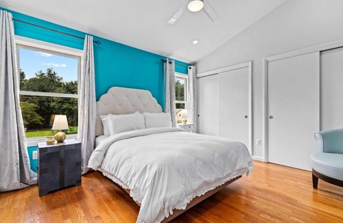 Cape Saint Claire Apartment | The Pool Loft at Poplar Hill