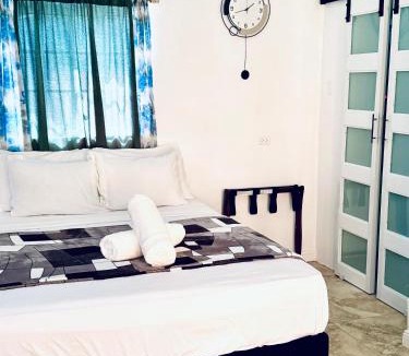 Bon Accord Village House | The PoolSide Pad- 5 mins from Airport & Beaches