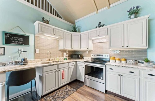 Fruit Cove Apartment | *The Poolside Studio*-Lounge, Pool, Wifi