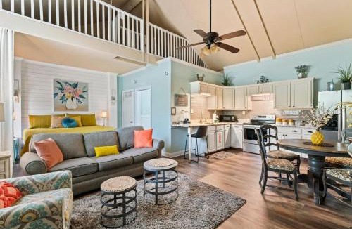 Fruit Cove Apartment | The Poolside Studio - Lounge Pool Wifi