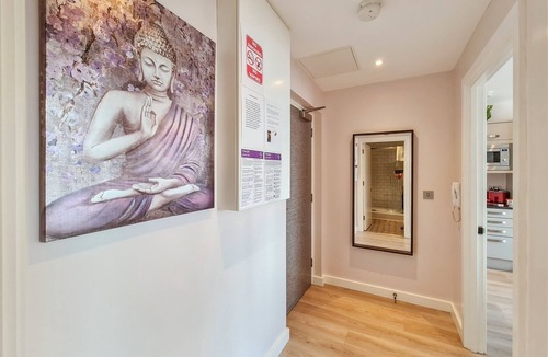 Barnwood Apartment | The Post House Green by Fortuna Property Portfolio, The Post House Green Apartment