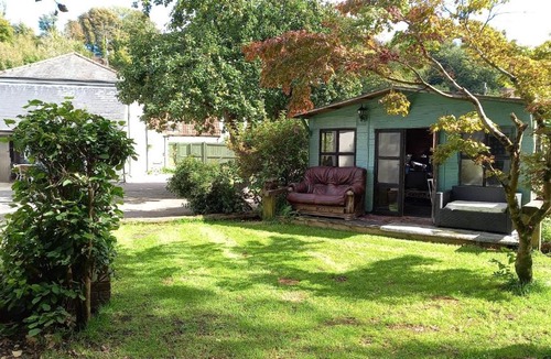 Dorchester House | The Post Office, 6 beds, Bar, Library, Pool Table, Stream, Large Garden